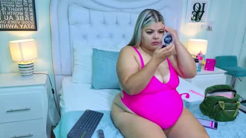 Snapshot of kimbrookss chatting on 10.06.25 KimBrooks online show from 10.06.25