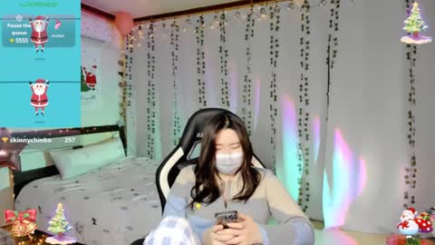 Snapshot of kimchi_02 chatting on 12.29.24 kimchi 02 online show from 12.29.24