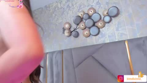 Snapshot of kimdevinne chatting on 03.02.25 KIM online show from 03.02.25