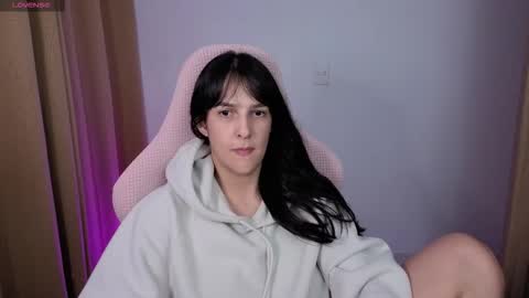 Snapshot of kimflexible_ chatting on 10.02.25 Kim 3 online show from 10.02.25