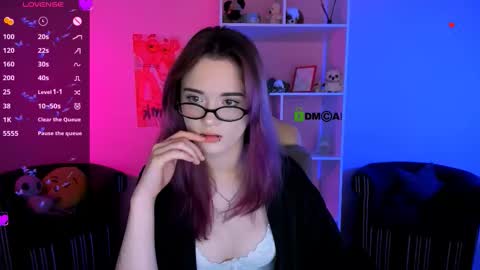 Snapshot of kimi_glow chatting on 09.20.25 kimi_glow online show from 09.20.25