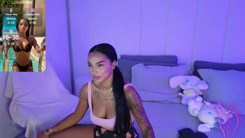 Snapshot of kimibrowny chatting on 10.01.25 Kim online show from 10.01.25