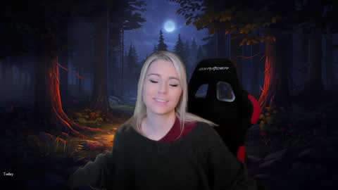 Wolfs Girl online show from 12.04.24