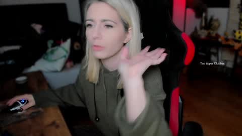 Wolfs Girl online show from 10.04.25