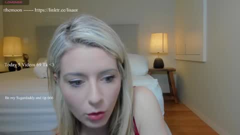 Wolfs Girl online show from 11.15.25