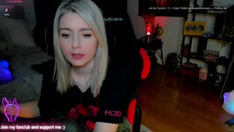 Wolfs Girl online show from 02.11.26