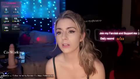Snapshot of kimilee22 chatting on 07.06.26 Wolfs Girl online show from 07.06.26