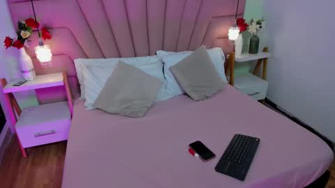 kimluna1 online show from 02.06.26