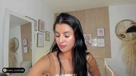 Snapshot of kimm_khalifa chatting on 01.21.25 Kim online show from 01.21.25