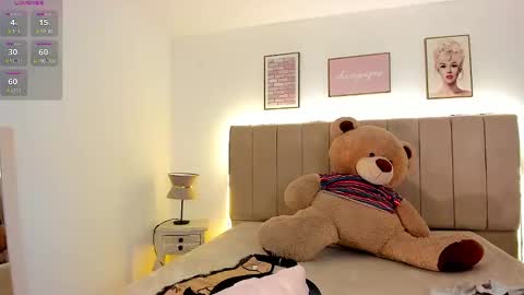 Snapshot of kimm_khalifa chatting on 11.14.25 Kim online show from 11.14.25