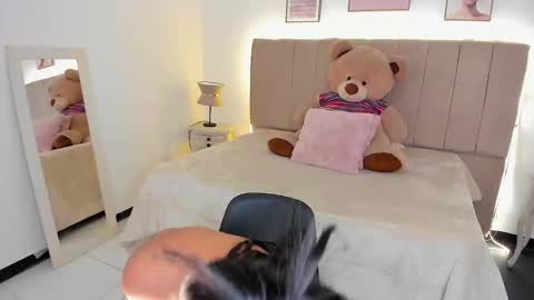 Snapshot of kimm_khalifa chatting on 11.14.25 Kim online show from 11.14.25