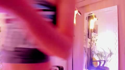 Kimm online show from 09.18.25