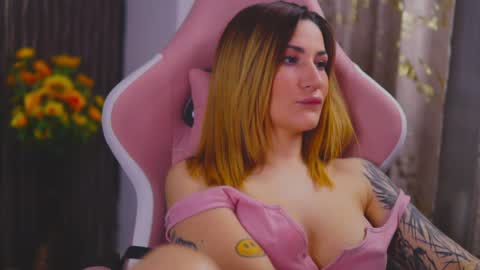 KimSkye online show from 02.01.25