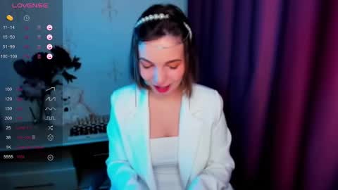 Hazel online show from 12.04.25