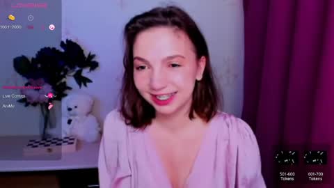 Snapshot of kindhazelhere_ chatting on 04.21.26 Hazel online show from 04.21.26