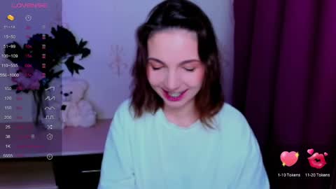 Snapshot of kindhazelhere_ chatting on 05.30.26 Hazel online show from 05.30.26