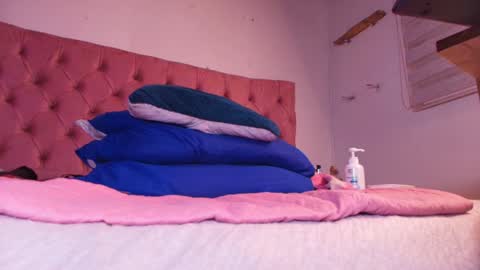 Bella online show from 12.22.24