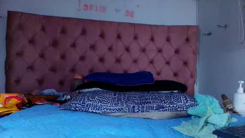 Bella online show from 09.30.25