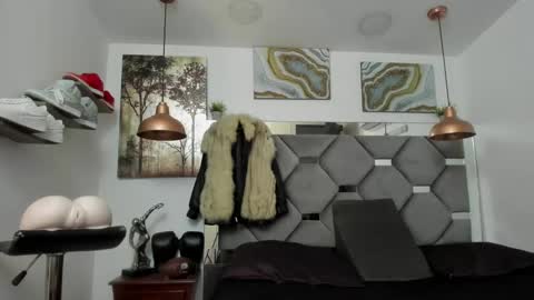 Snapshot of king_fitt_ chatting on 01.27.25 HOT MEN BLACK online show from 01.27.25