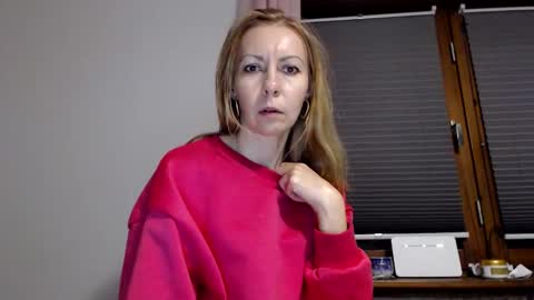 Snapshot of kingandprincess chatting on 09.16.25 sexysexyhotwetpinkredpussy online show from 09.16.25