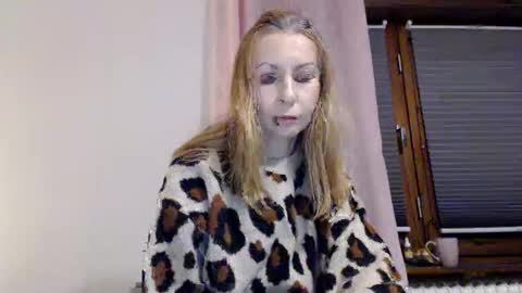 Snapshot of kingandprincess chatting on 10.26.25 sexysexyhotwetpinkredpussy online show from 10.26.25