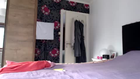 sexysexyhotwetpinkredpussy online show from 06.17.26