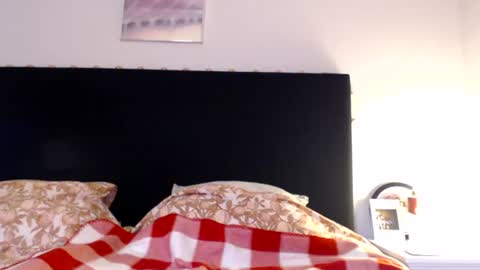sexysexyhotwetpinkredpussy online show from 06.21.26