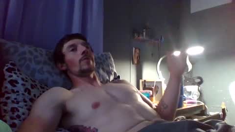 Snapshot of kinglee5150 chatting on 10.13.25 kingqueenofthesouth318 online show from 10.13.25