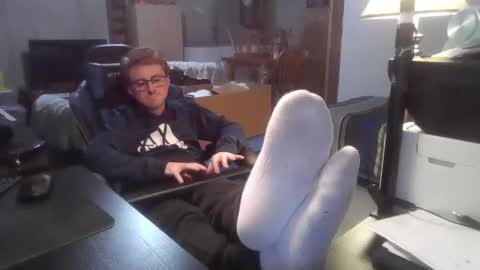 Snapshot of kingoffootfetish chatting on 01.28.25 Master  King Tommy online show from 01.28.25