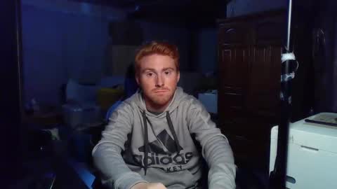 Snapshot of kingoffootfetish chatting on 10.18.25 Master  King Tommy online show from 10.18.25