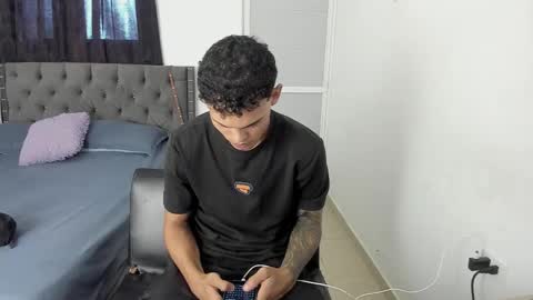 DOMINANT ALPHA KINGS online show from 12.22.25