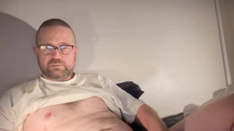 Snapshot of kingsizetease chatting on 06.11.26 kingsizetease online show from 06.11.26