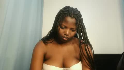 Lola online show from 11.18.25