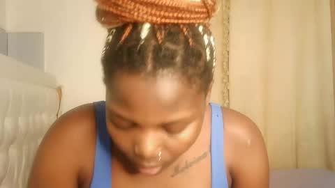 Snapshot of kinky_lola1 chatting on 03.25.26 Lola online show from 03.25.26