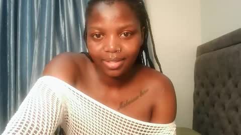 Snapshot of kinky_lola1 chatting on 04.11.26 Lola online show from 04.11.26