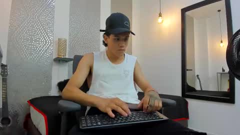 Snapshot of kinky_spice69 chatting on 09.10.25   online show from 09.10.25