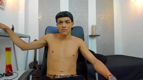 Snapshot of kinky_spice69 chatting on 10.04.25   online show from 10.04.25