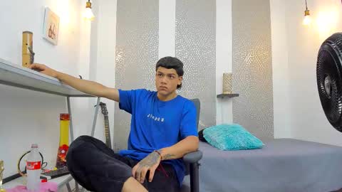 Snapshot of kinky_spice69 chatting on 10.08.25   online show from 10.08.25