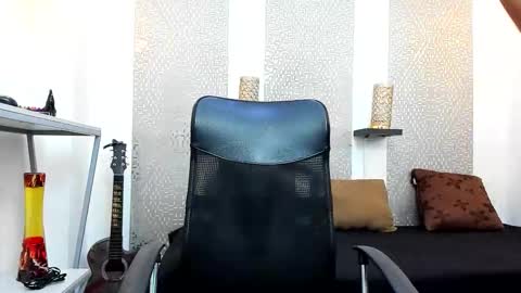 Snapshot of kinky_spice69 chatting on 10.13.25   online show from 10.13.25