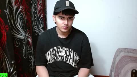 Snapshot of kinkybabies_ chatting on 02.11.25 Mercury online show from 02.11.25