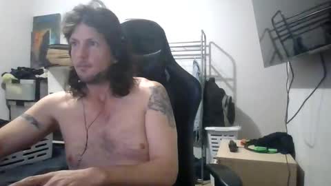 Snapshot of kinkybinerd chatting on 04.10.26 Horny Bloomy online show from 04.10.26
