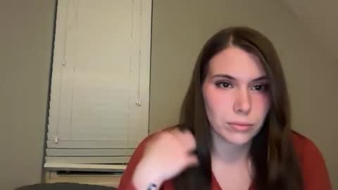 Snapshot of kinkycreative chatting on 11.17.25 kinkycreative online show from 11.17.25