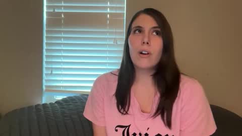 Snapshot of kinkycreative chatting on 11.18.25 kinkycreative online show from 11.18.25