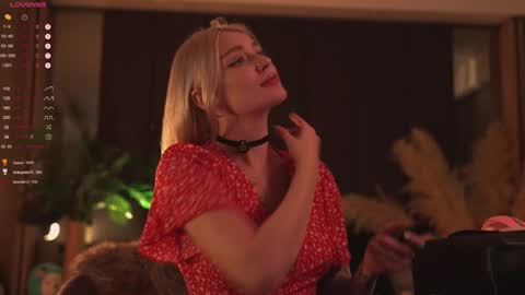 kinkylina_ online show from 12.08.24