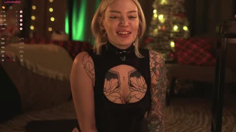 kinkylina_ online show from 12.30.24