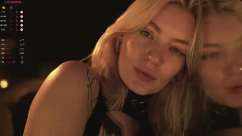 kinkylina_ online show from 12.30.24