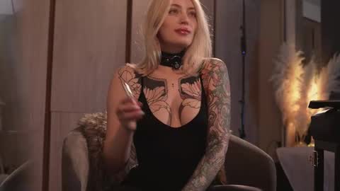 kinkylina_ online show from 02.19.25