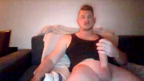 Snapshot of kinkylionboy chatting on 01.28.25 kinkylionboy online show from 01.28.25