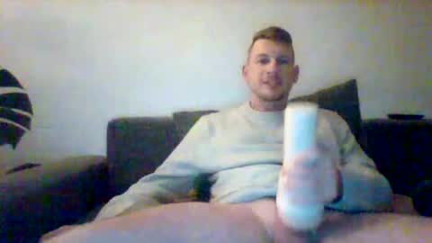 Snapshot of kinkylionboy chatting on 12.04.25 kinkylionboy online show from 12.04.25