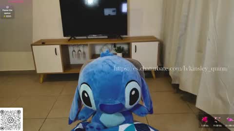 Snapshot of kinsley_quinn chatting on 06.14.26 5 short videos of my body parts for 200 tks online show from 06.14.26